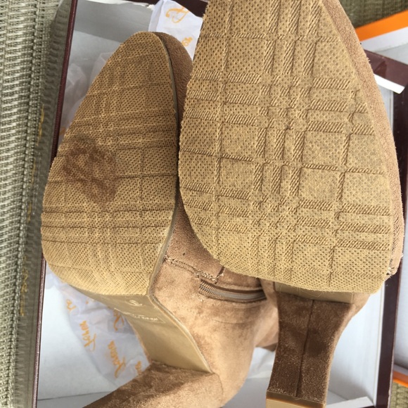 Victorian Steampunk Side Button Chunky Ankle Boot - Picture 4 of 6